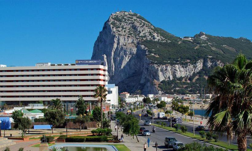 Ohtels Campo De Gibraltar Hotel La Linea de la Concepcion Luaran gambar